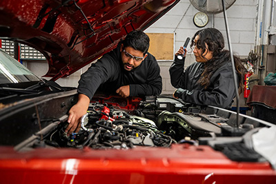 Preparing the Next Generation for Future Careers: Ford Partners with SkillPointe Foundation 